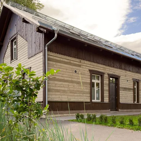 Premium Kodumajutus Kesklinna Laehedal *
